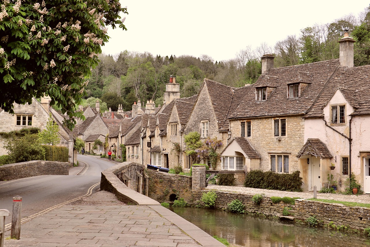 England, village, uk — Discover All You Can Do with Atomic Wallet